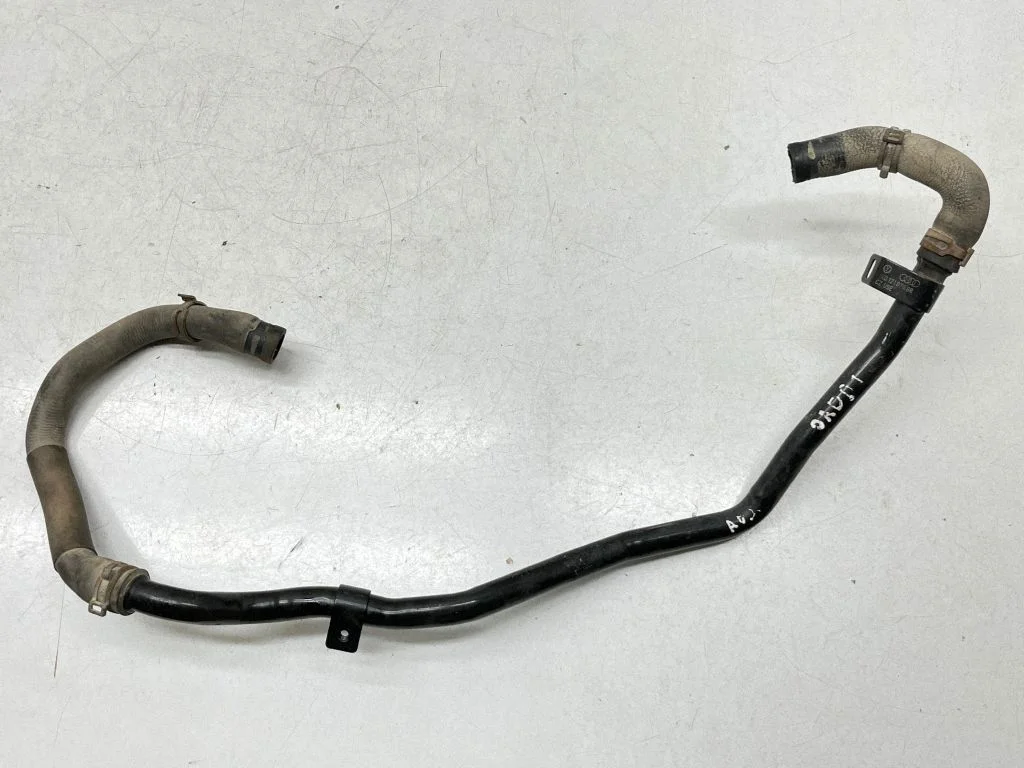 Engine coolant pipe/hose