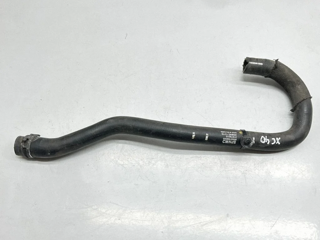 Engine coolant pipe/hose 31679318