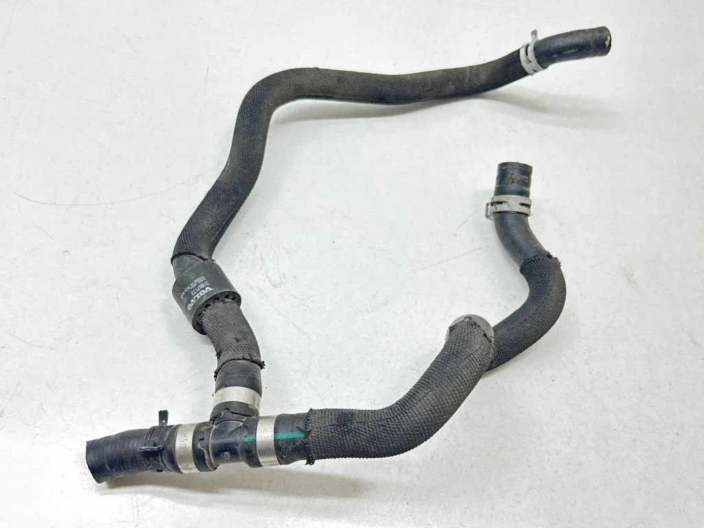 Engine coolant pipe/hose 31657172