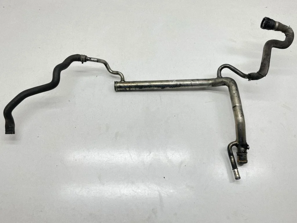Engine coolant pipe/hose