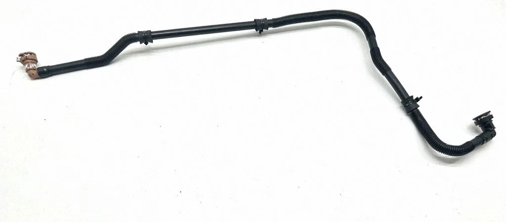 Engine coolant pipe/hose 221004E0061