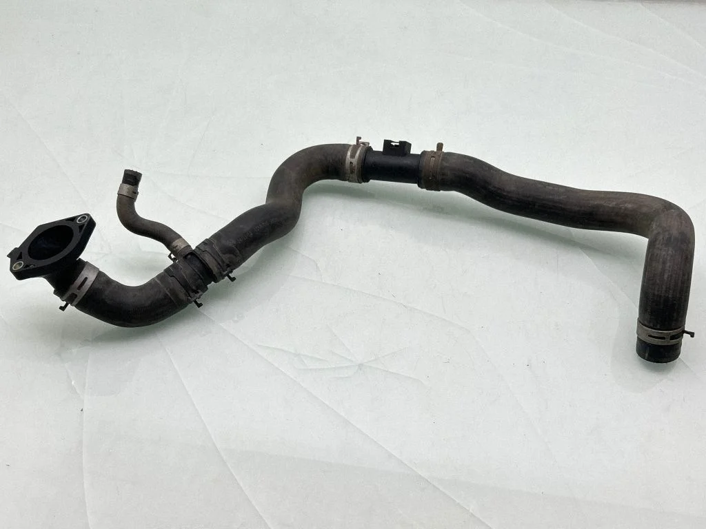 Engine coolant pipe/hose 21503BB90A