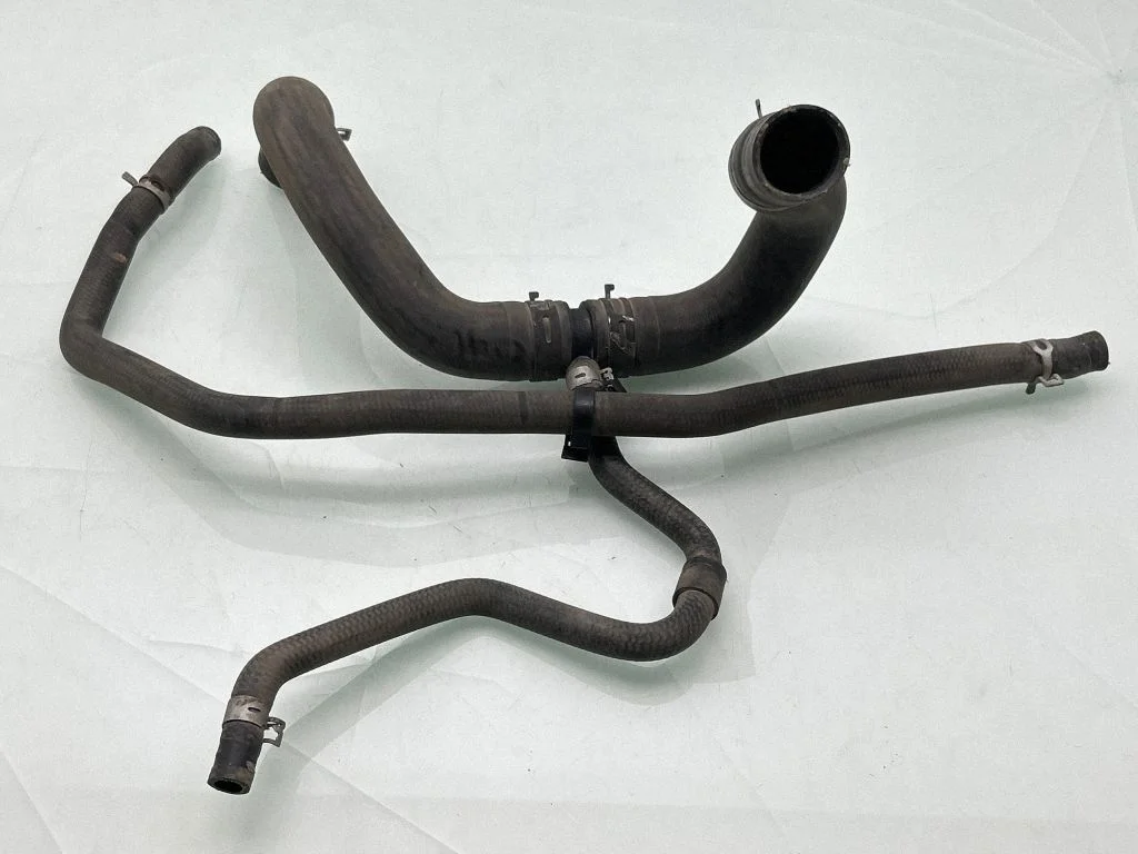 Engine coolant pipe/hose 1320902