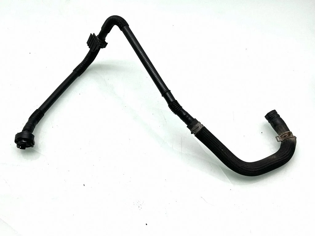 Engine coolant pipe/hose