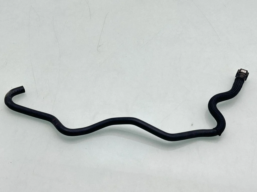 Engine coolant pipe/hose
