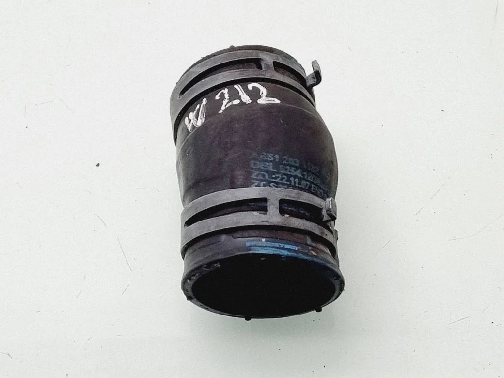 Engine coolant pipe/hose A6512031682