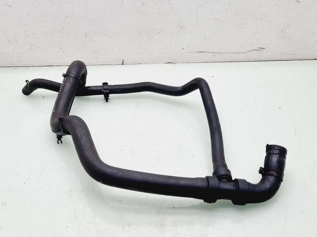 Motora dzesēšanas caurule (-es)/šļūtene (-es) 215038760R