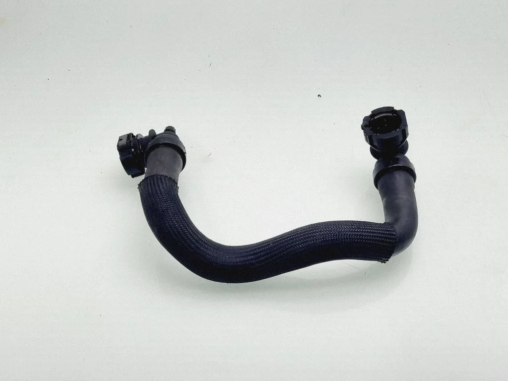 Engine coolant pipe/hose