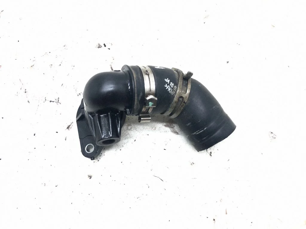 Engine coolant pipe/hose 147138070R