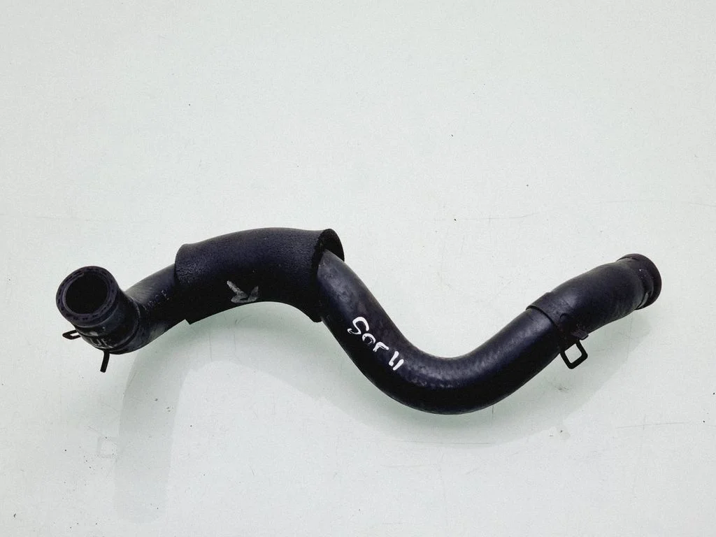 Engine coolant pipe/hose
