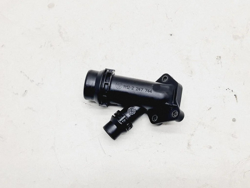 Engine coolant pipe/hose 2247744