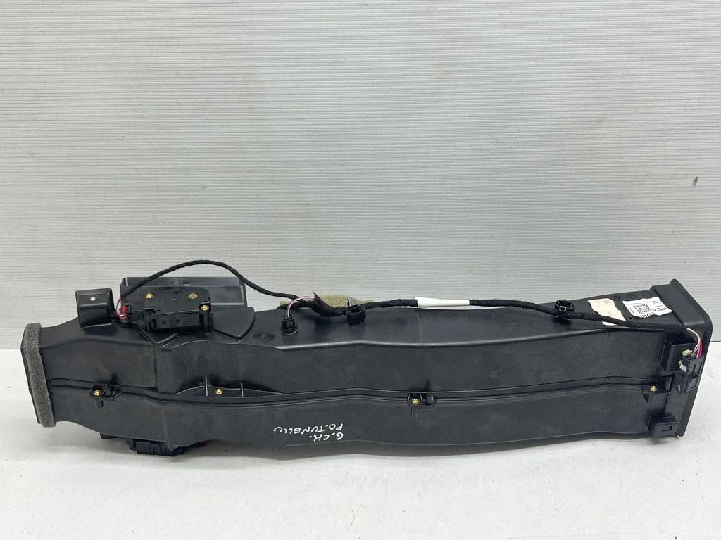 Cabin air duct channel 68595240AA