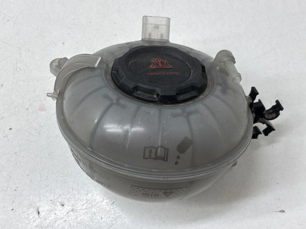 Coolant expansion tank/reservoir 5QM121407E