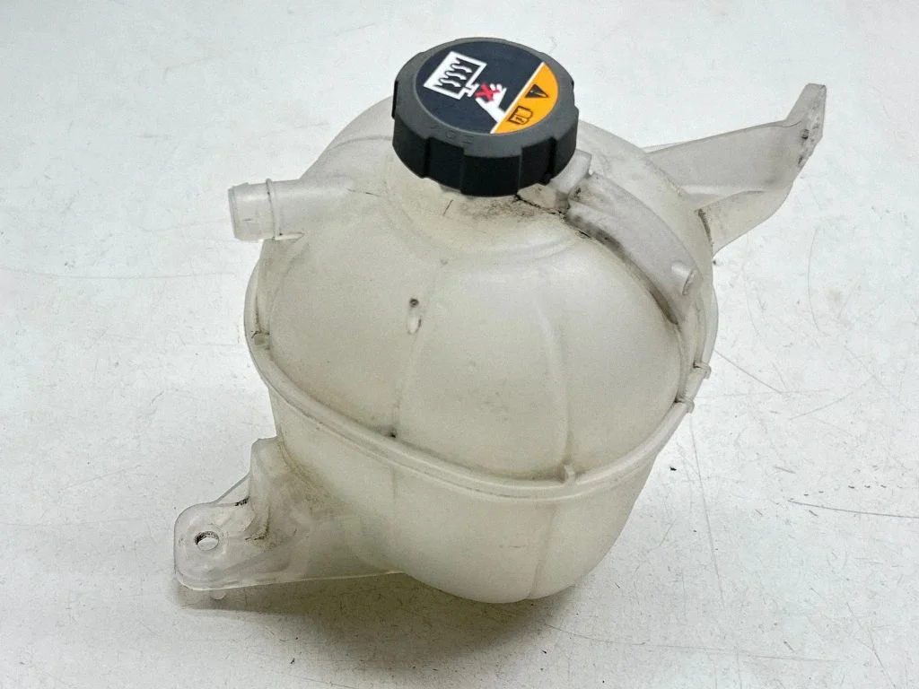 Coolant expansion tank/reservoir 25430P0000