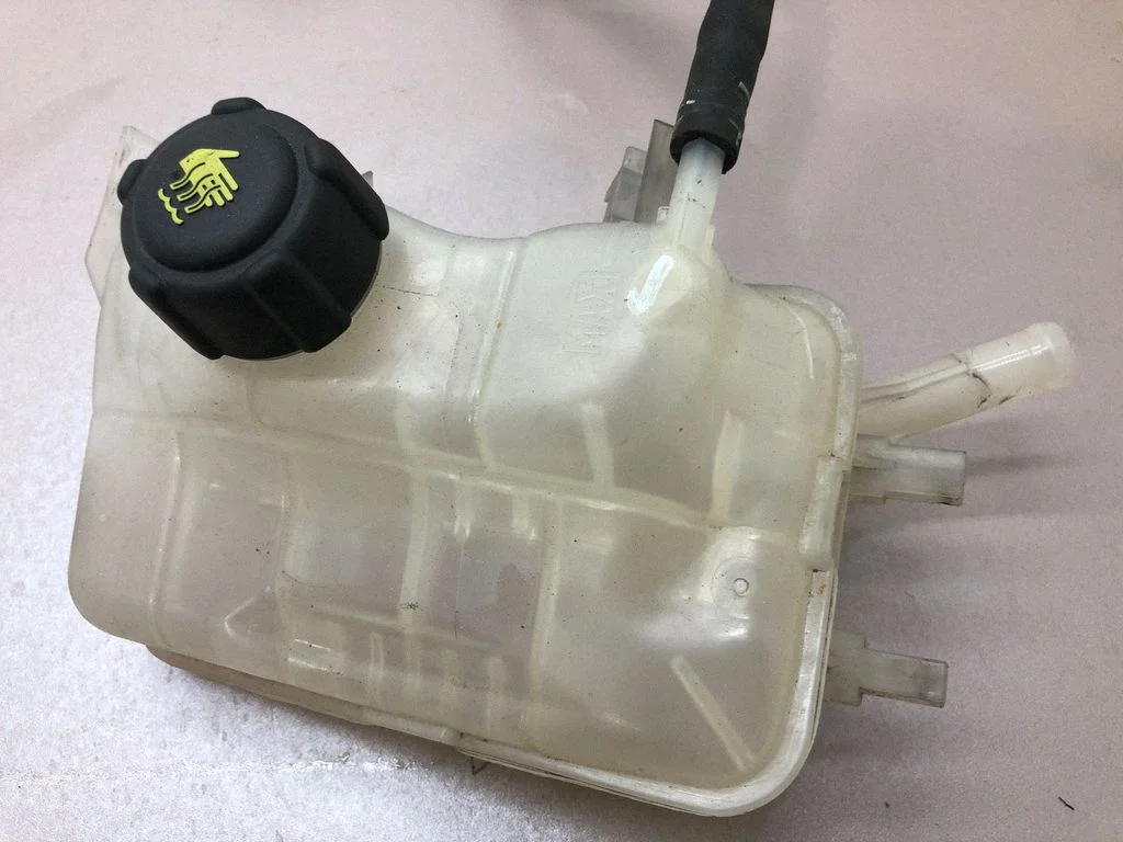 Coolant expansion tank/reservoir 217100005R