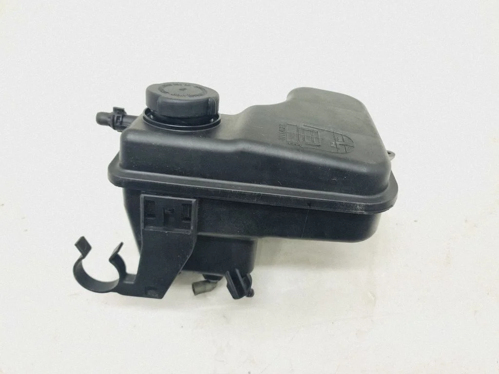 Coolant expansion tank/reservoir 7800293