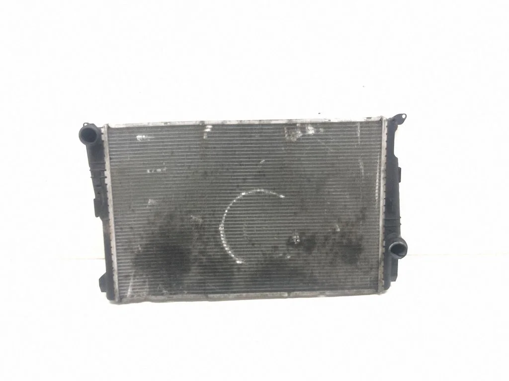 Jahutusvedeliku radiaator 7823567