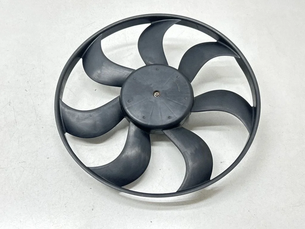 Electric radiator cooling fan 214813939R