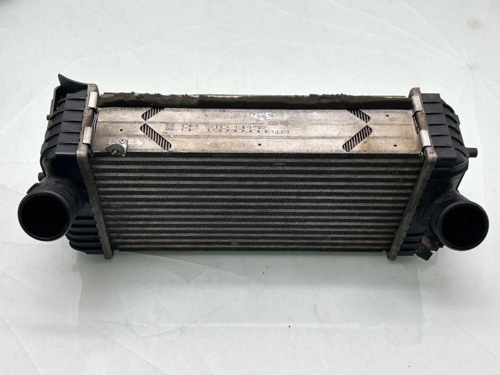 Vahejahuti radiaator 282702F600