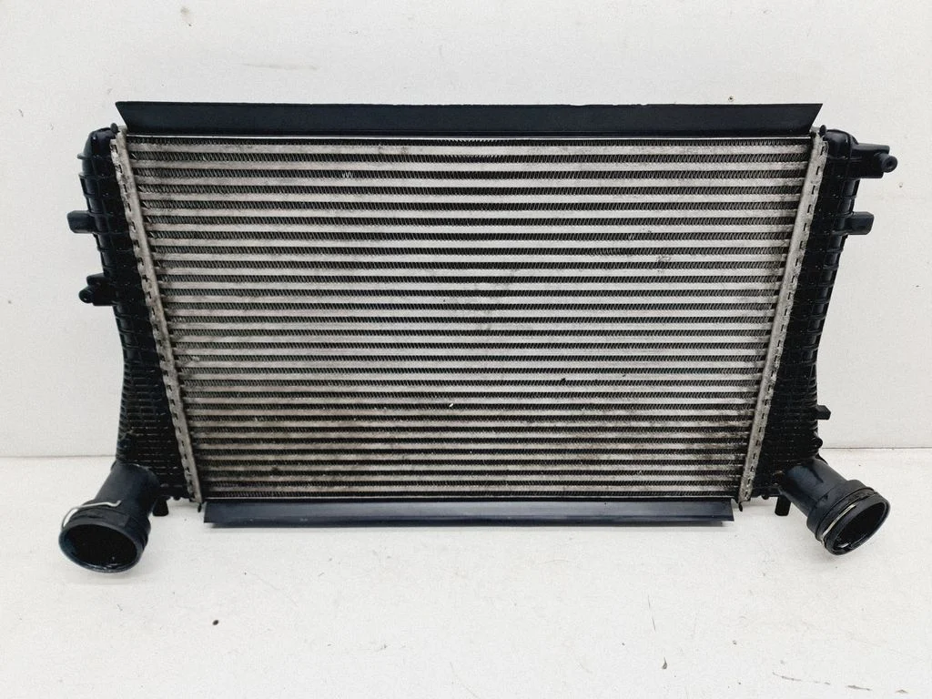 Starpdzesētāja (interkūlera) radiators 3C0145805G
