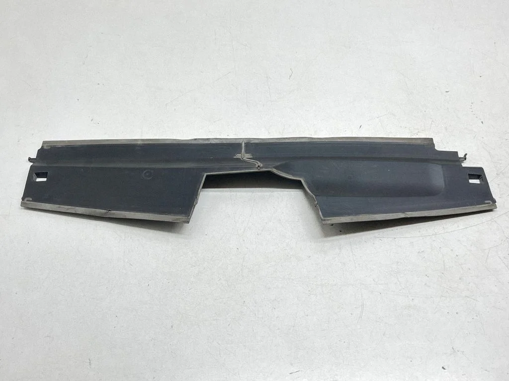 Intercooler air guide/duct channel – Renault Megane III (2009-2016)