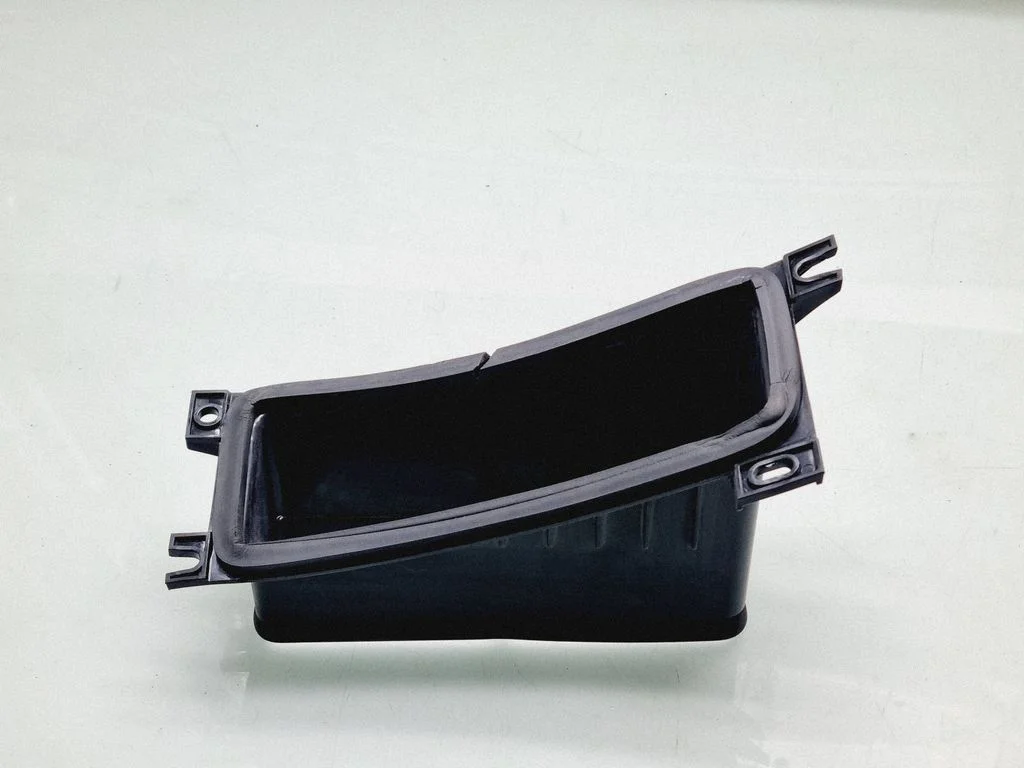 Cabin air duct channel 104621100C