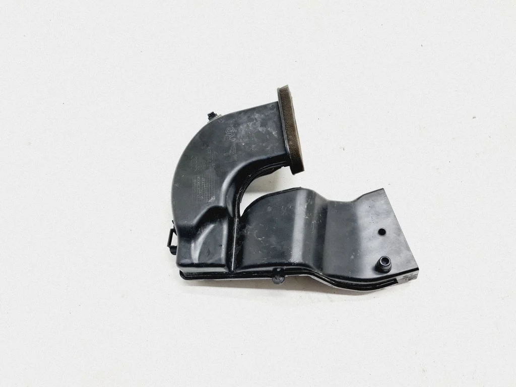 Salona gaisa kanāls (-i) 4F1819152A