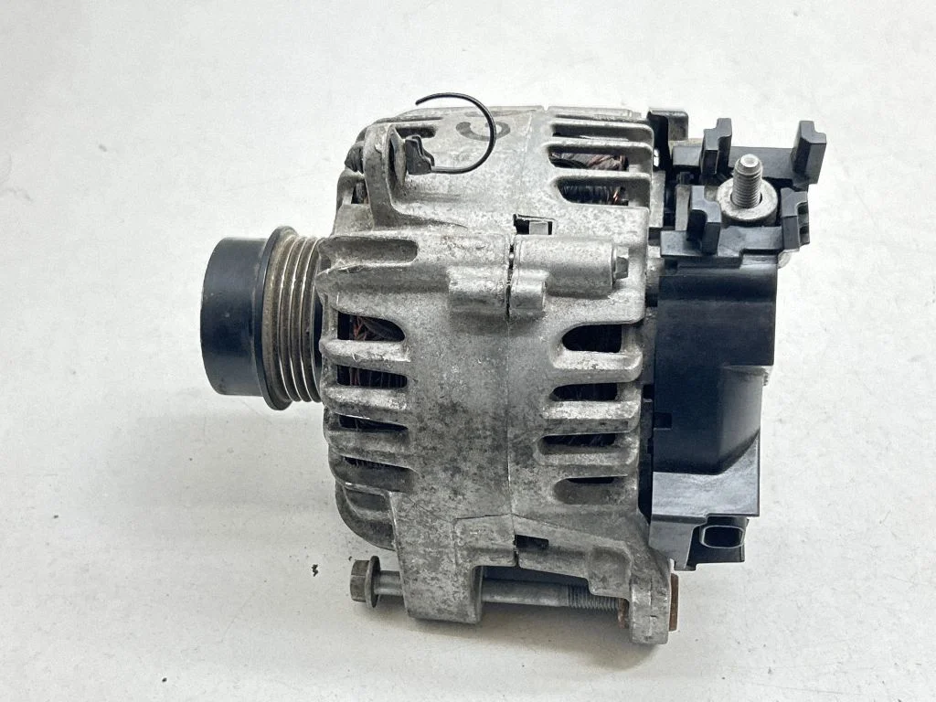 Ģenerators 3915901
