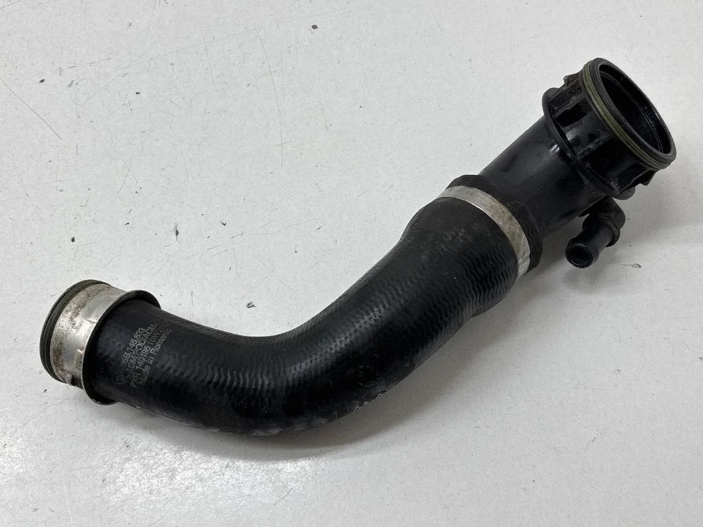 Vahejahuti voolik (-ud)/ toru (-d) 95B145833
