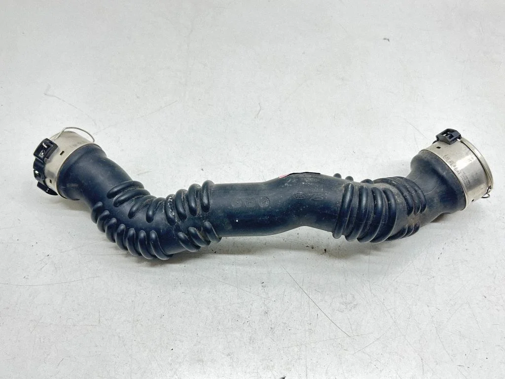 Intercooler hose/pipe 282602M410