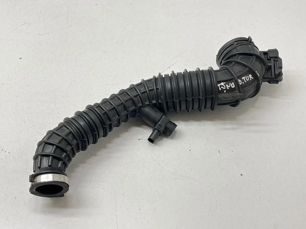 Intercooler hose/pipe 7E0129615E