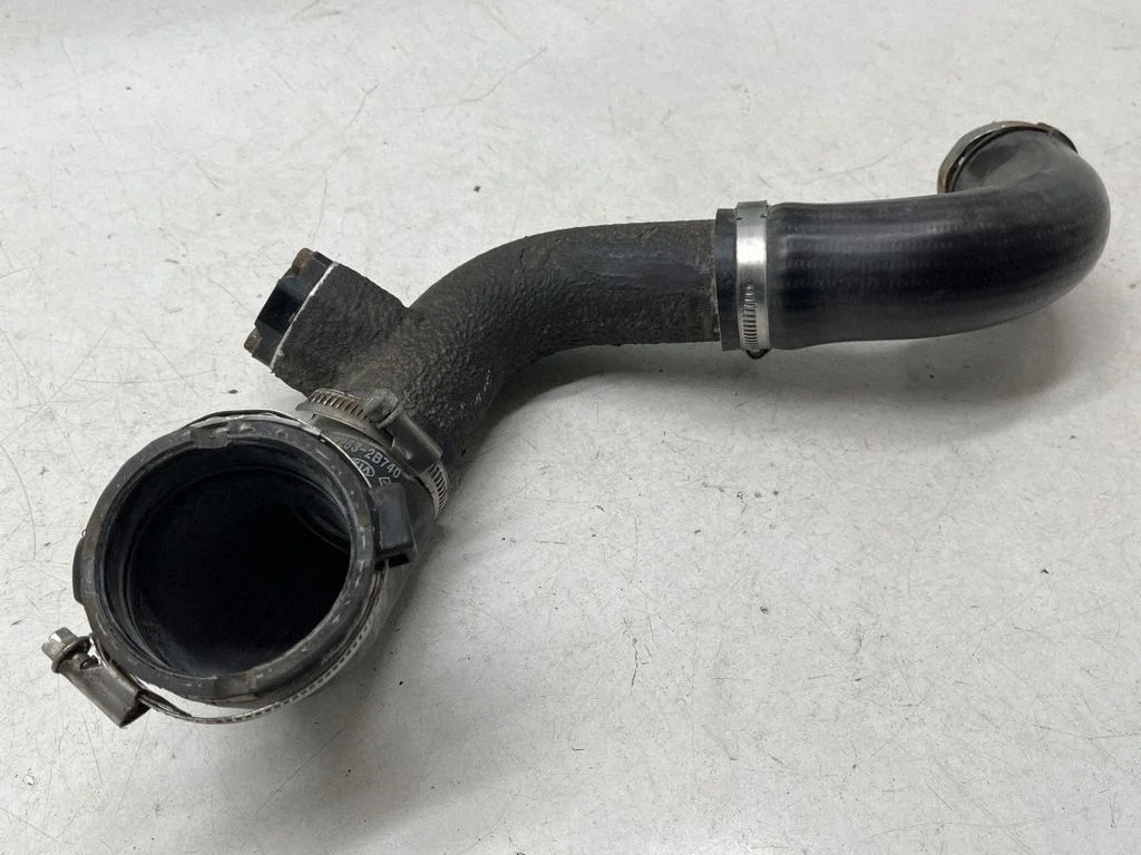 Wąż / rura intercoolera 282632B740