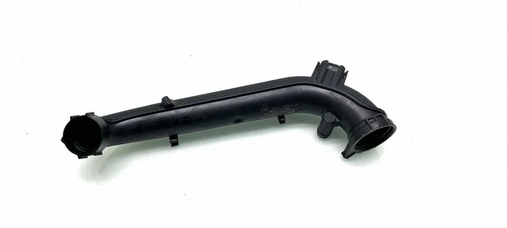 Intercooler hose/pipe 04E145673P