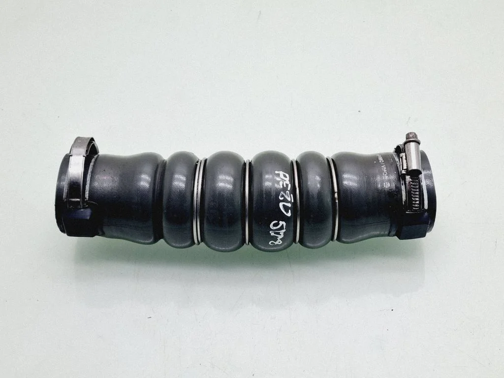 Intercooler hose/pipe
