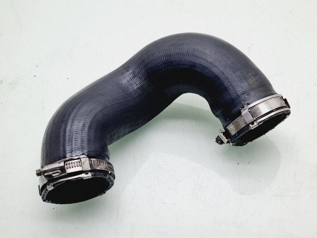 Intercooler hose/pipe 7L6145972E