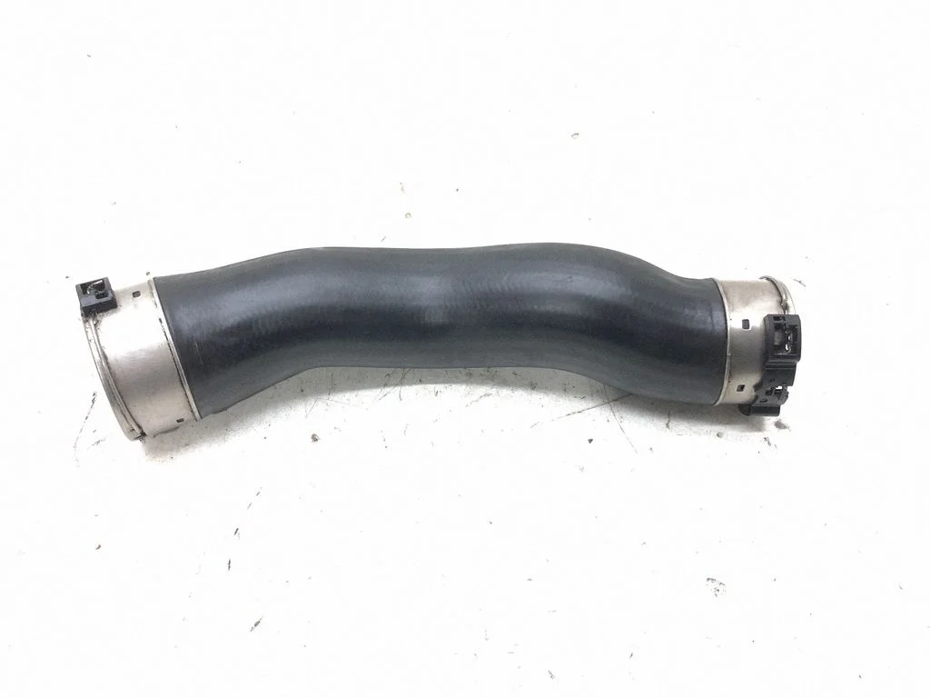 Vahejahuti voolik (-ud)/ toru (-d) 521108