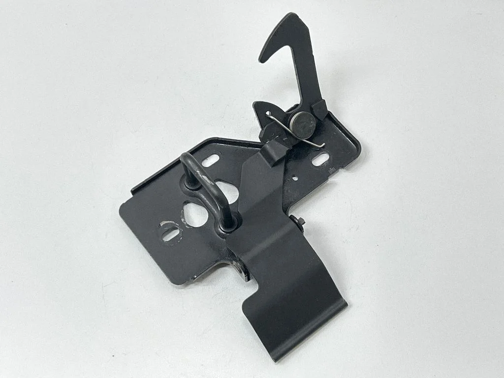 Dzinēja pārsegs (apdare) 7P5823480B