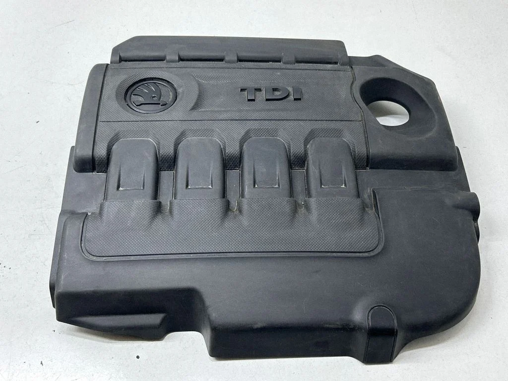 Engine cover (trim) 04L103925T