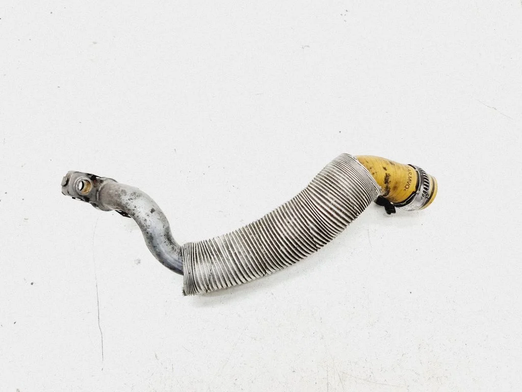 Coolant pipe/hose