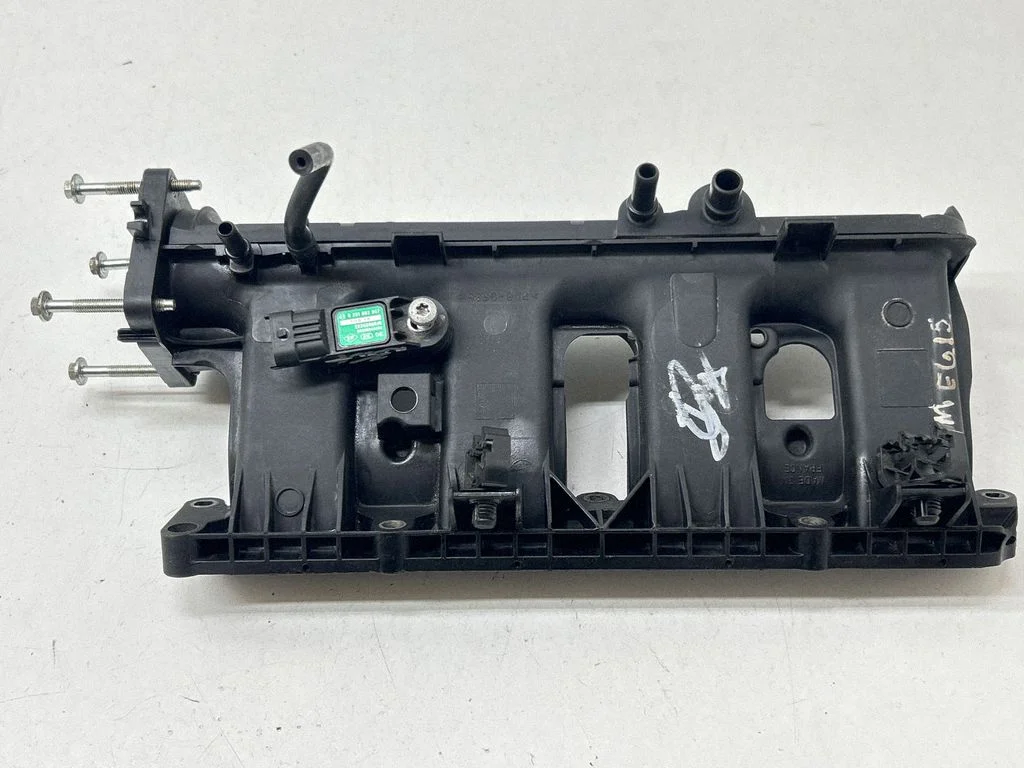 Intake manifold 140030983R