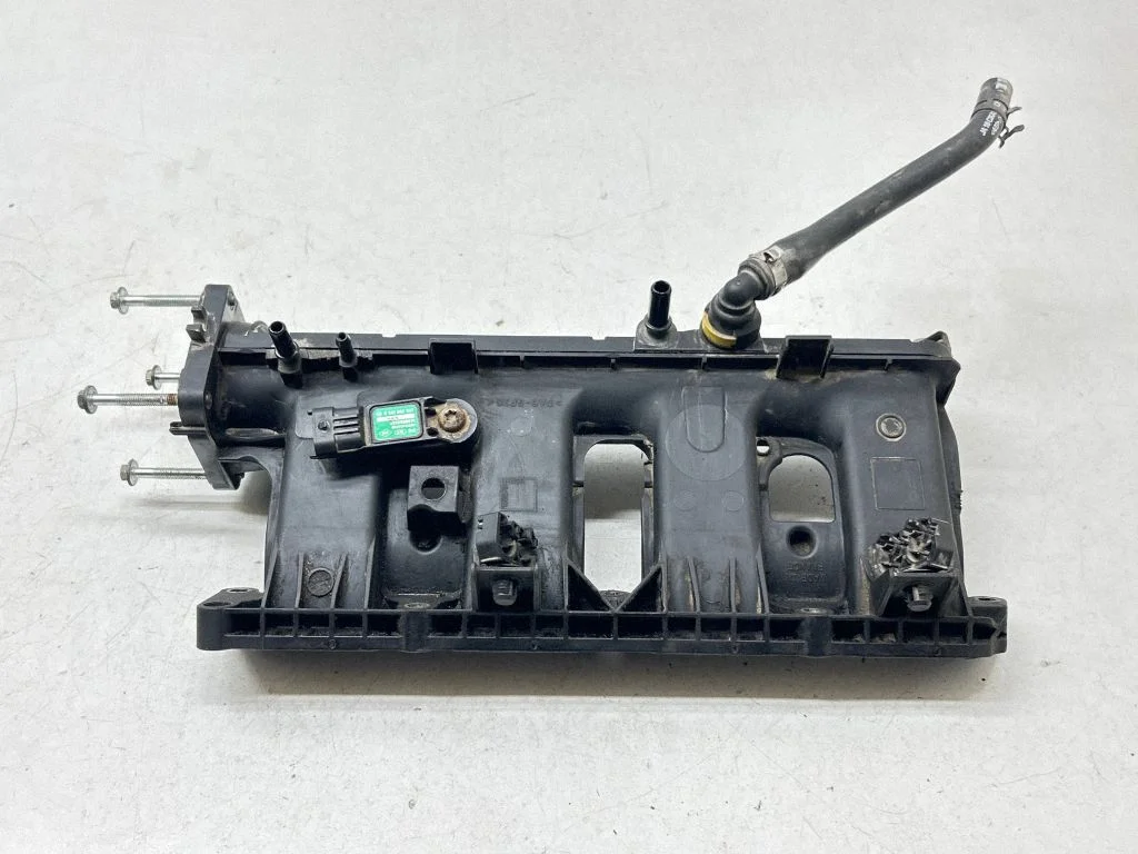Intake manifold 140031571R
