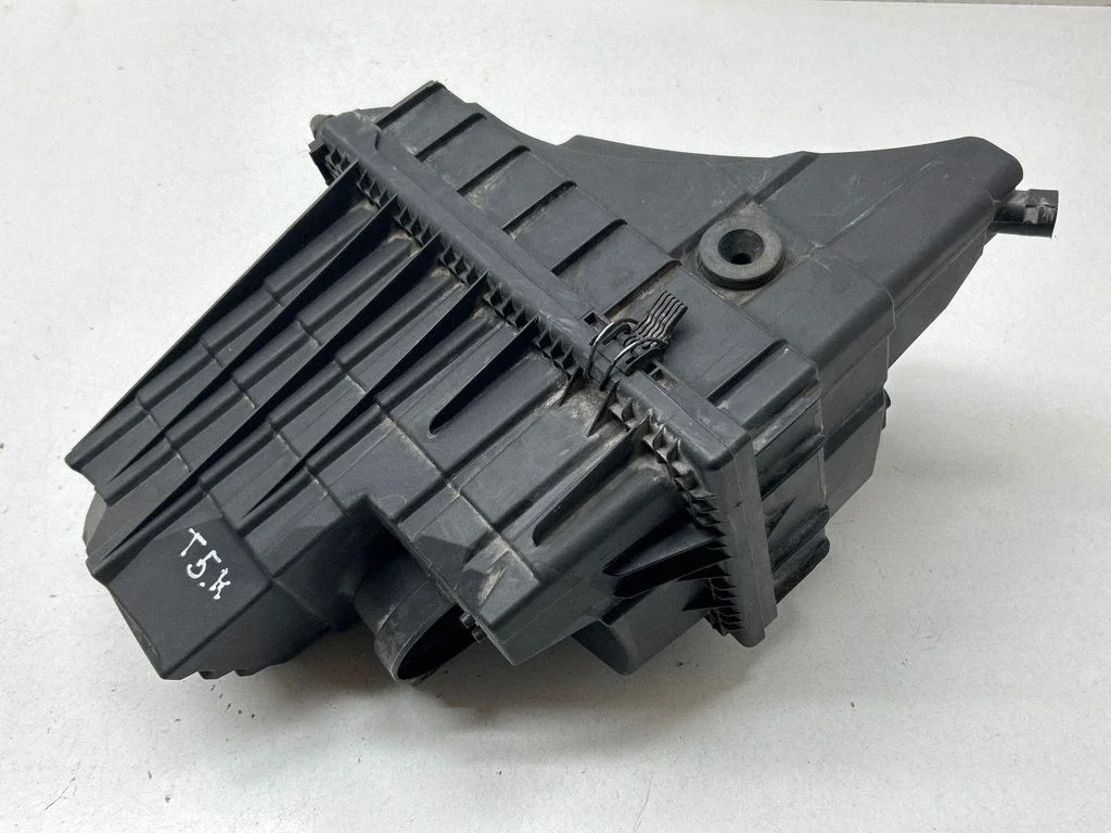 Air filter box 7H0129620