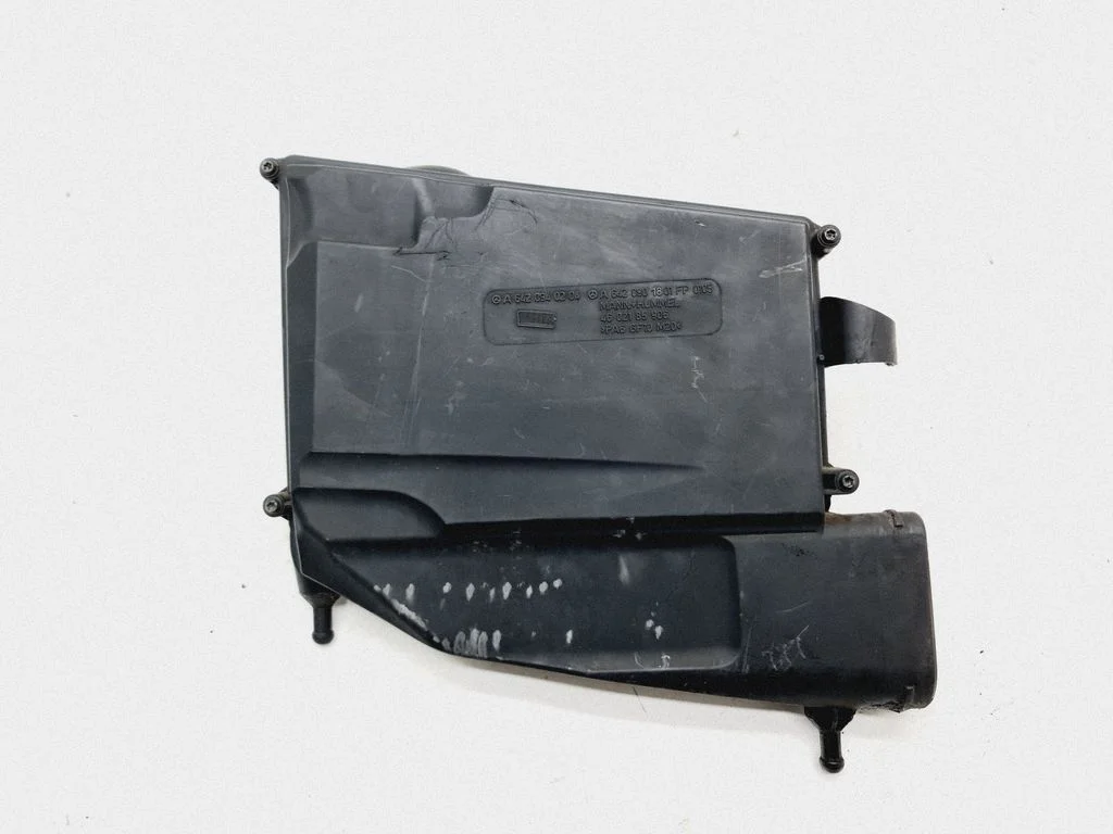 Air filter box A6420940204