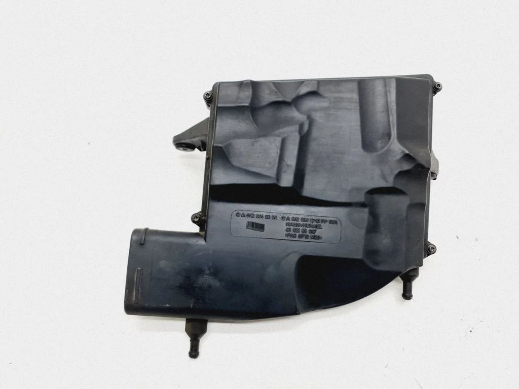 Air filter box A6420940304