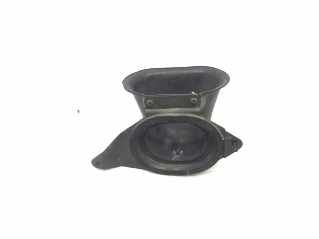 Air intake duct part – Mitsubishi Pajero Sport I (1996-2008)