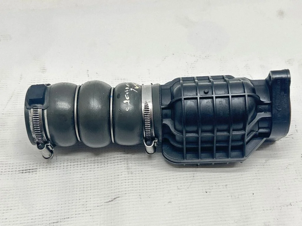 Air intake hose/pipe 9687261180