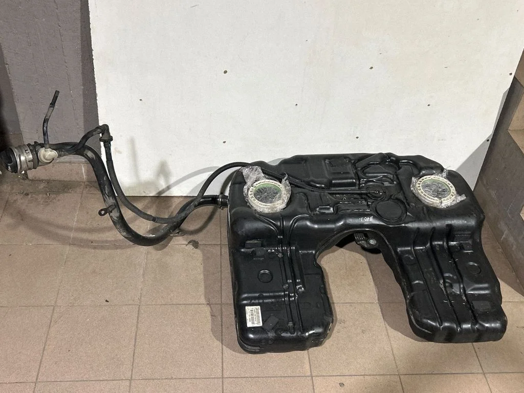 Fuel tank 7164253