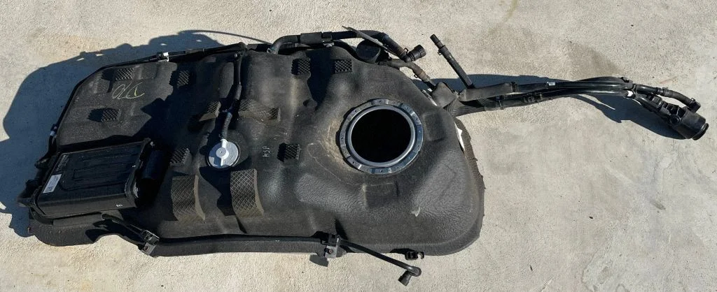 Fuel tank 31100D7000