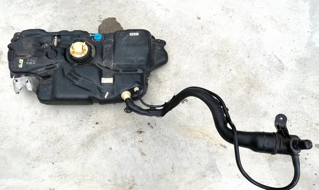 Fuel tank 4050402