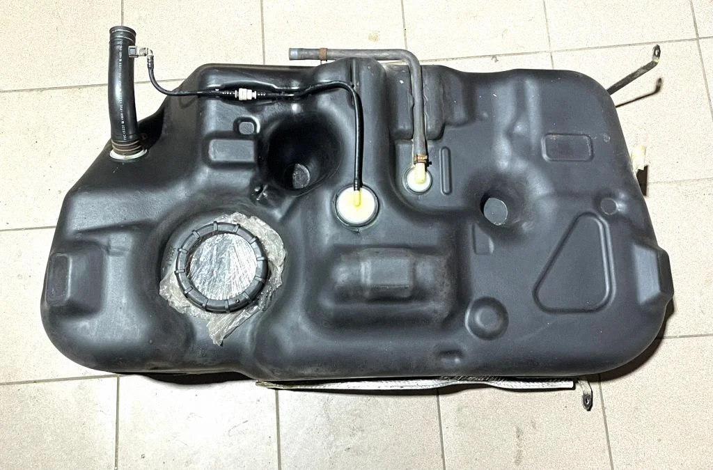 Fuel tank 17205JD01A